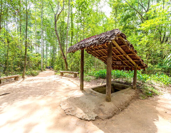 HALF-DAY TRIP: CU CHI TUNNELS